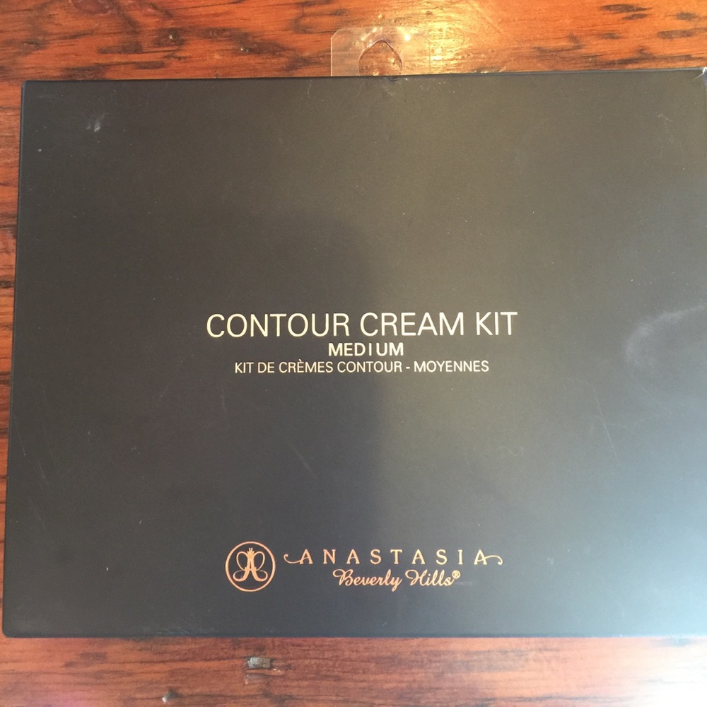 Anastasia Beverly Hills Medium Contour Kit